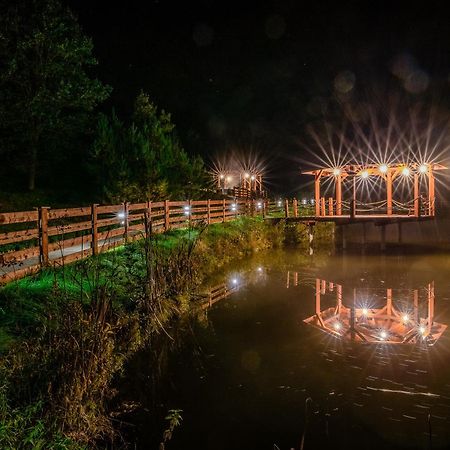 Отель Glamping Pod Gwiazdami Pietrusza Wola Экстерьер фото